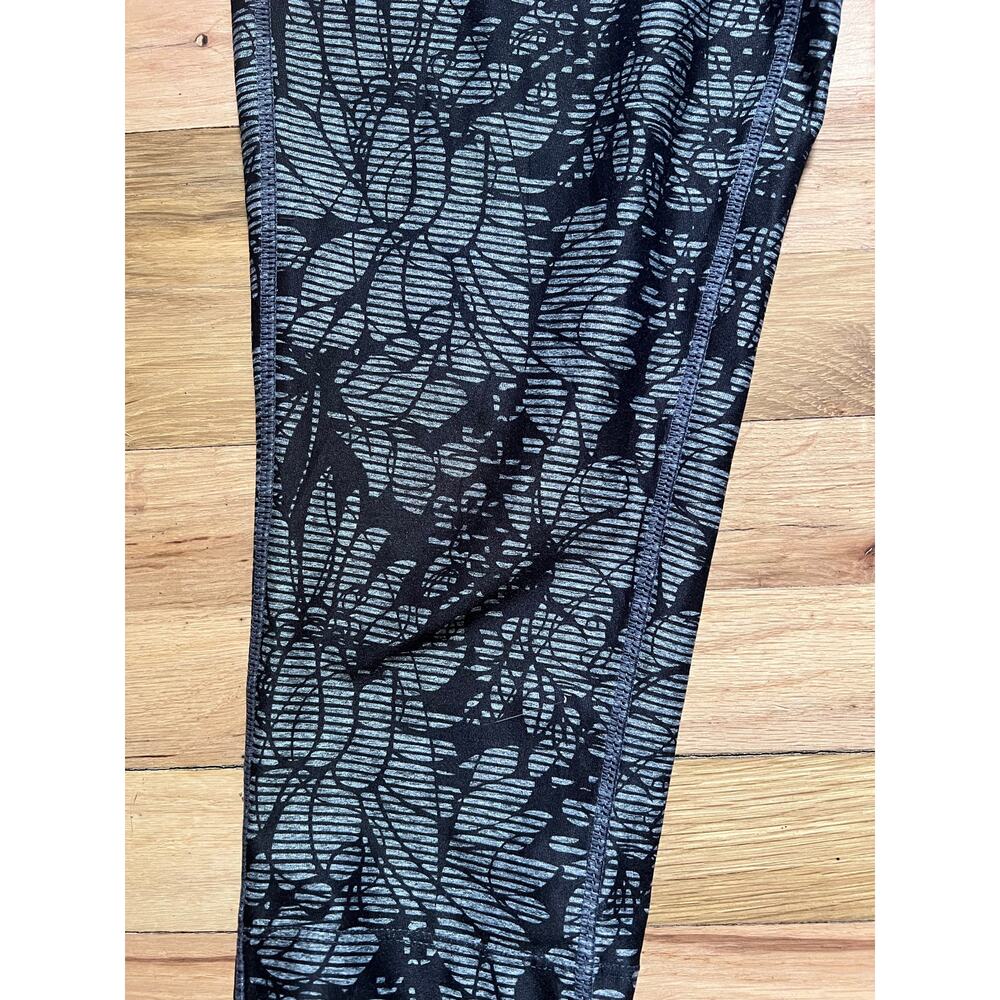 MPG Womens Athletic Workout Floral Mandala Cropped Leggings Size Medium - Picture 2 of 4